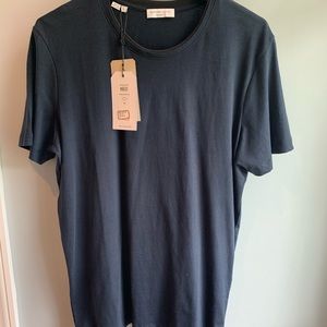 Never Worn Mens Navy Blue T-Shirt